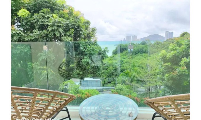 Tanjung Bungah House | Beachfront Escape: Ocean 19 at Shamrock Villa for Groups
