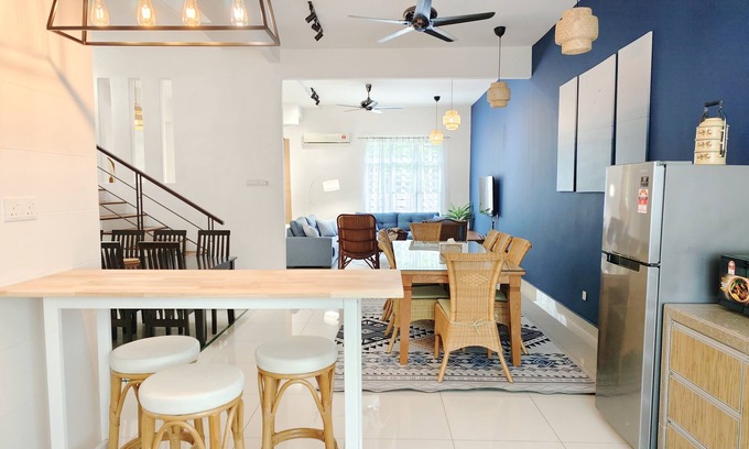 Tanjung Bungah House | Discover Ocean 27 at Shamrock Beach - Family-Friendly Stay