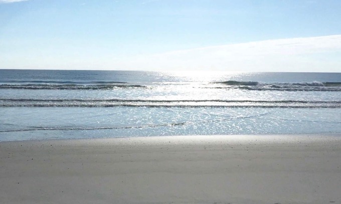 Ormond Beach Condo | Idyllic Retreat: 3 Pools, River Views & Steps to the Ocean