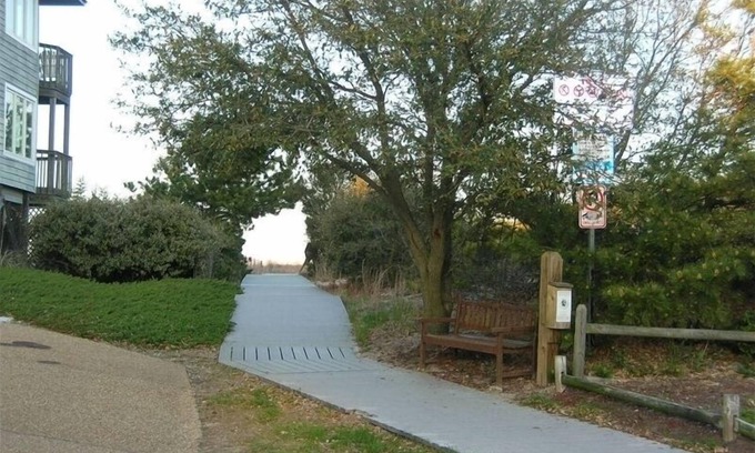 Northeast Virginia Beach Cottage | Premier Ocean Access with Beachfront Walkway & Top Amenities