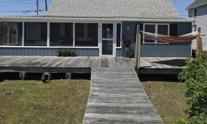 Babylon House | Ocean and Bay Lovers Surfing Paradise
