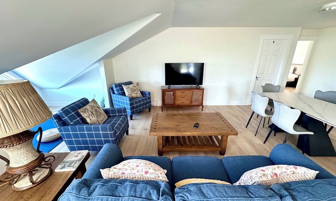 Regional District of Nanaimo Cottage | Scenic Ocean and Mountain View Home in Nanoose Bay