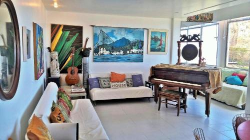 Leme Apartment | Oceanfront Apartment with Hot Tub & Ocean View