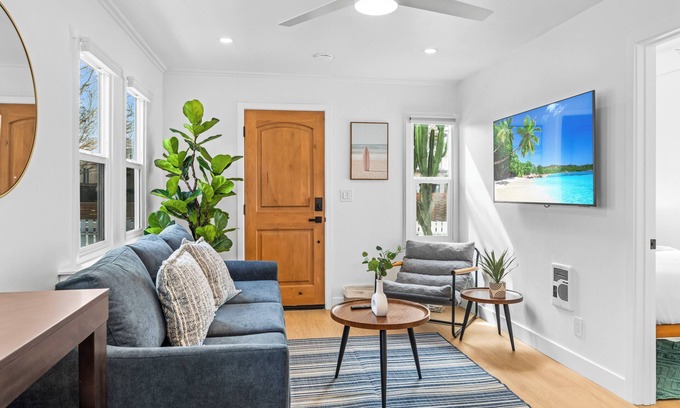 Ocean Beach Cottage | Ocean Beach-Central-Sleeps 5-Steps2Beach-Laundry-Parking for two