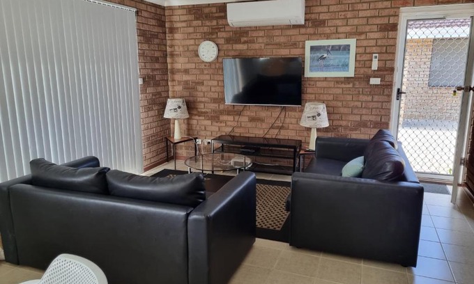 Jurien Bay House | Ocean Beach Chalet 16: Family-Friendly Oceanfront Retreat