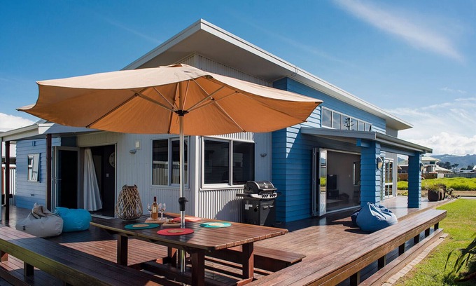 Waihi Beach House | Ocean Blue: Beachfront Home with Pool & Spa Near Shops