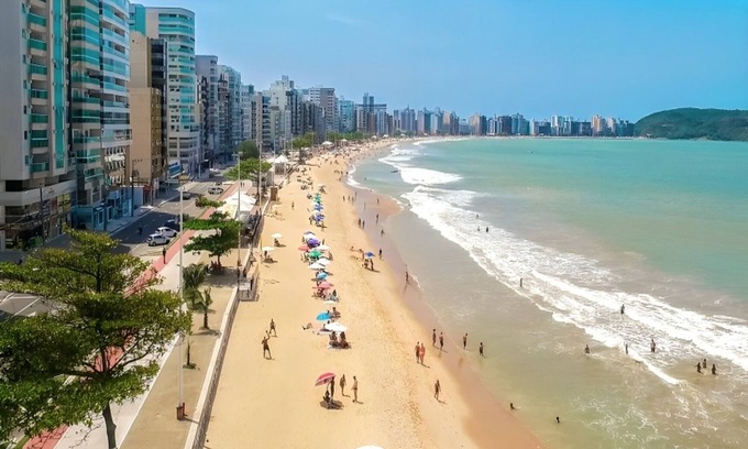 Praia do Morro Apartment | Ocean View Apartment Steps from the Beach in Guarapari
