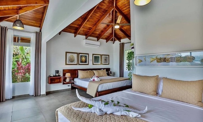 Ojochal House | Ocean Breeze: Paradise with Ocean Views & Relaxing Spa