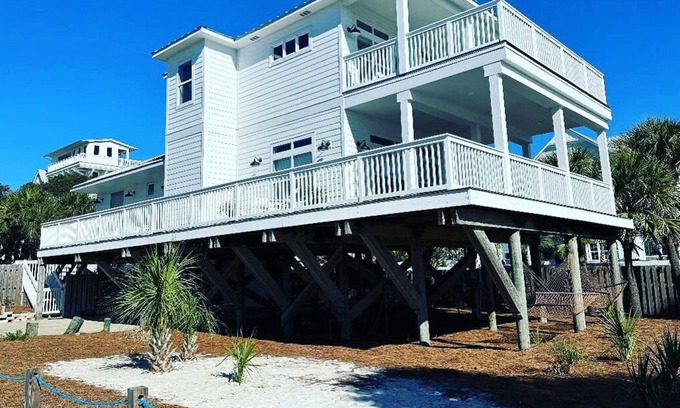 Inlet Beach House | Ocean Breeze: Relax by the Ocean with Pool Access