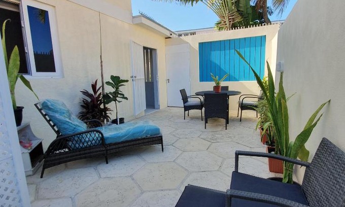 Nassau Apartment | Ocean Breeze Villa 242: Oceanfront Retreat with Hot Tub