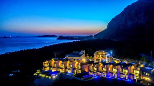 Andeok Villa | Ocean Brick Poolvilla: Pet-Friendly Retreat with a Pool