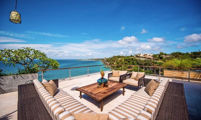 Uluwatu Villa | Ocean Cliff Edge Villa: 10/10 Rated with Ocean Views & Spa