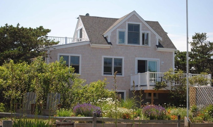 South Wellfleet Cottage | Ocean Cottage: Beachfront Escape with Top-Rated Amenities