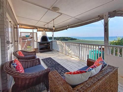 Chintsa Apartment | Exceptional Ocean Crest Villa with Pool and Child Friendly Charm