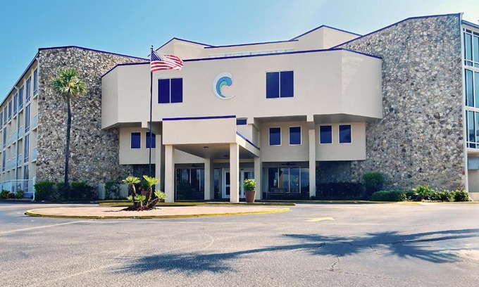 Ormond Beach Resort | Oceanfront Bliss at Ocean East Resort Club - Rated 8.2/10