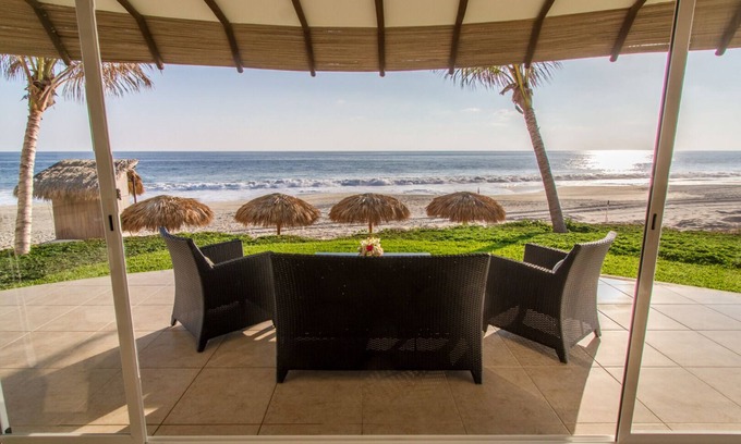 San Pedro Mixtepec Resort | Ocean Front 4 Bedroom Residence with Pool & Spa Amenities