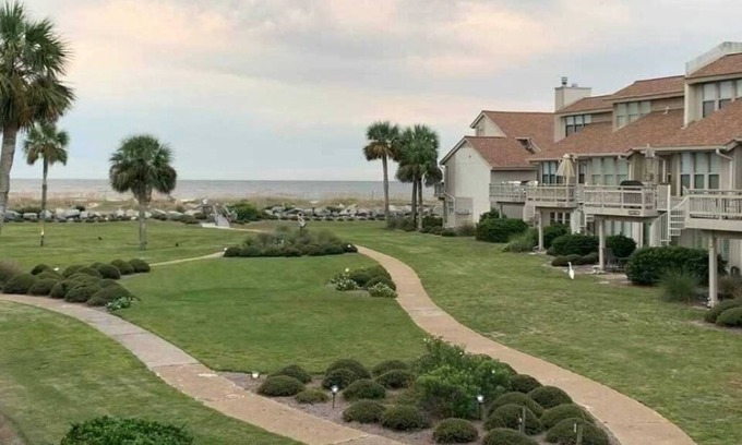 Saint Helena Island Villa | Beachfront Retreat on Fripp Island with Pool & Spa Access