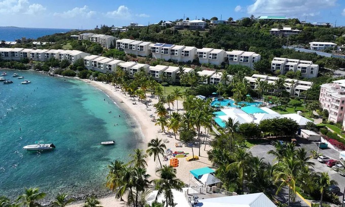 Nazareth Condo | Cozy Oceanfront Retreat at Strawberry Grouper - Rated 10/10