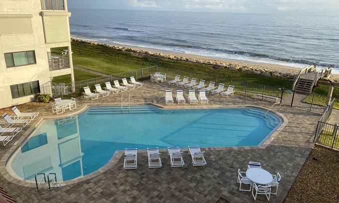 Bethune Beach Condo | Oceanfront Condo at Chadham by the Sea with Pool & Spa
