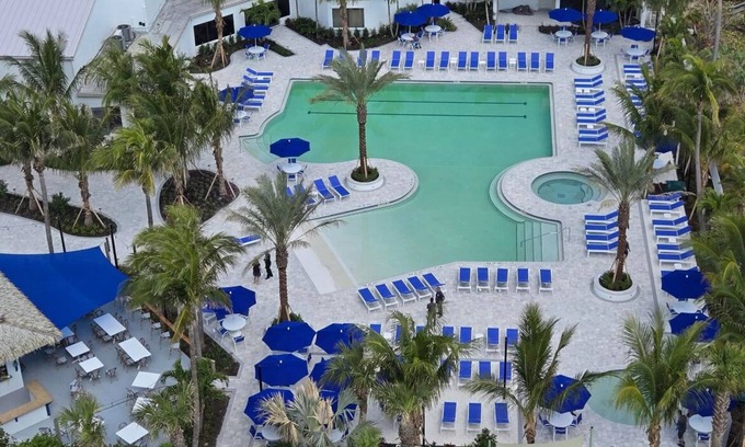 Fort Pierce Condo | Ocean Front Condo with Pool, Spa & Hot Tub - Rated 9/10