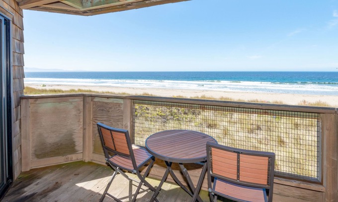 La Selva Beach Condo | Ocean Front Condo Shorebirds 83: Rated 9.8, Ocean Views & Spa
