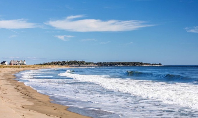Phippsburg Cottage | Ocean Front Cottage: Breathtaking Views Steps from Beach