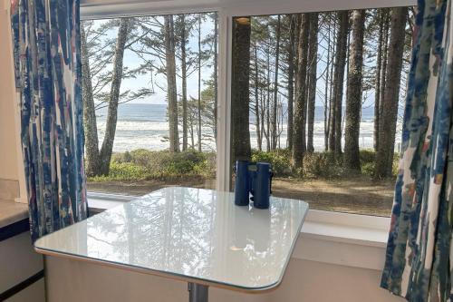 Yachats Apartment | Ocean Front, Cottage at Oregon House, Stairs to the Beach!