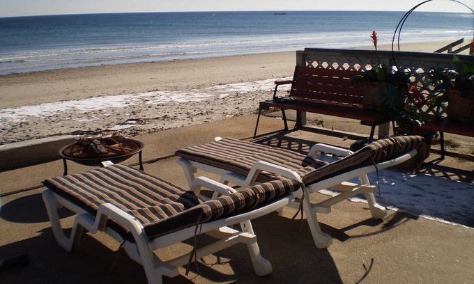 Wells Beach Condo | Beachfront Getaway with Ocean Views and Family Amenities