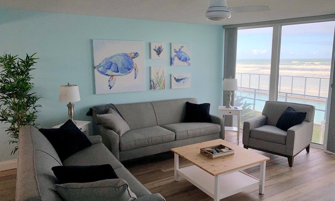 Daytona Beach Shores Condo | Blue Turtle Bungalow: Oceanfront Condo with Pool & Spa