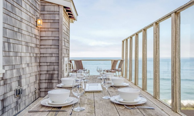 Lincoln Beach House | Ocean Front Retreat in Bella Beach with High-End Amenities