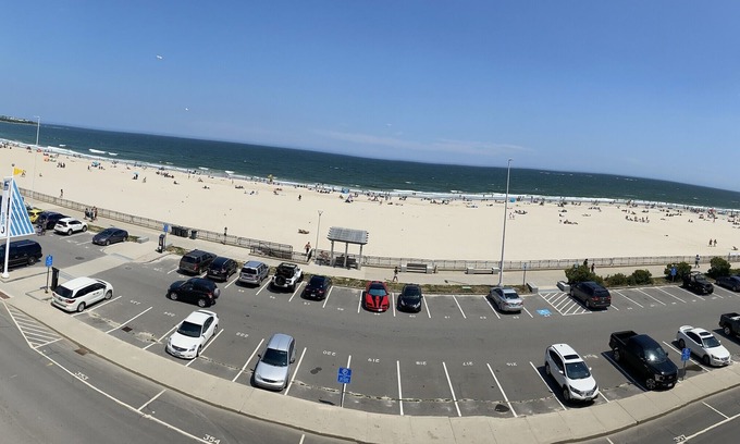Hampton Condo | Ocean Front Pent House: Beach Views & Family-Friendly Comfort