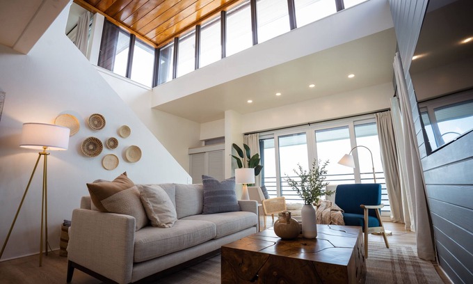 Bolongo Bay Condo | Panoramic Ocean View Penthouse Loft with Spa & Pool Access