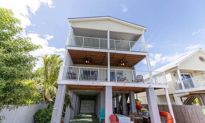 Big Coppitt Key House | Ocean Front Haven: 3-Bedroom Home with Boat Dock & Spa