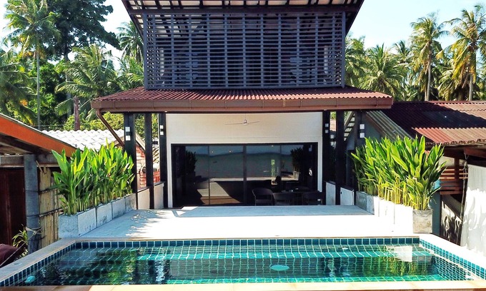 Ko Lanta Old Town House | Oceanfront Villa with Private Infinity Pool & Kid-Friendly Amenities