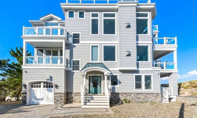 North Beach Haven House | Oceanfront Retreat with Kids Bunk Room - 10/10 Rated Stay