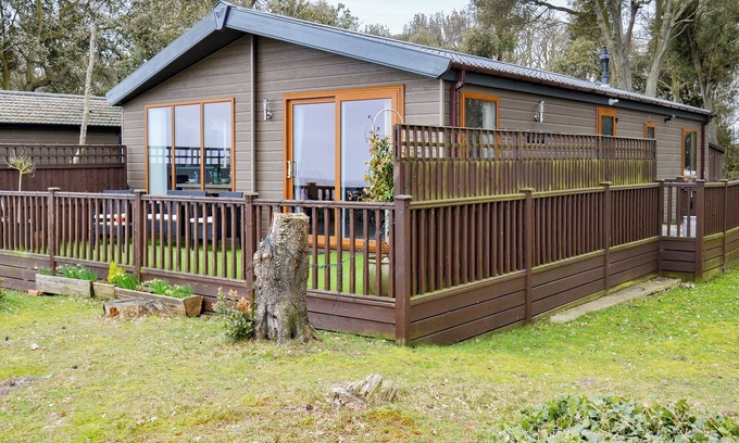 Corton Cottage | Experience Breathtaking Sea Views at Our Oceanfront Retreat