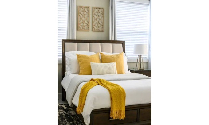 Reading Condo | Ocean Grande: Free Netflix, Coffee & Fast Wifi Await You