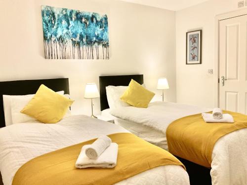 Colchester House | Cozy Ocean Home Stay - Family-Friendly Escape Awaits