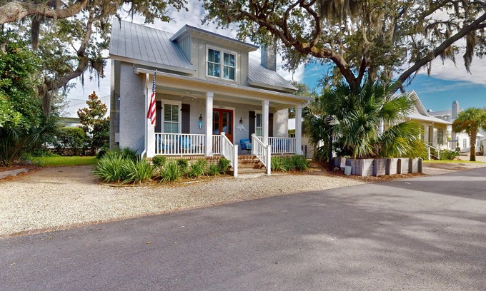 Jekyll Island House | Experience Ocean Hues: Family-Friendly Retreat with Pool