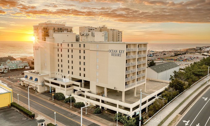 Northeast Virginia Beach Resort | Ocean Key Resort: Beachfront Bliss with Oceanview Balcony