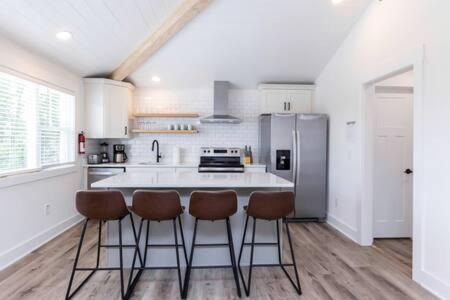 Northeast Virginia Beach Apartment | Pet-Friendly Ocean Lofts: Steps from the Beach, 10/10 Rating