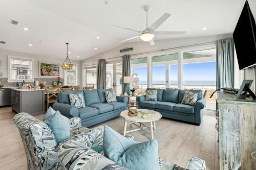 Fernandina Beach House | Ocean Lookout 3: Beachfront Deck with Heated Pool & Spa