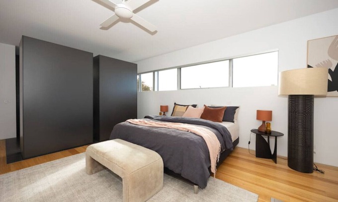 Torquay Apartment | Family-Friendly Ocean Luxe with Kitchen Amenities