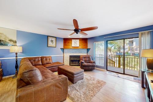 East End House | Eco-Friendly Retreat at Ocean Mile B2 with Pool Access