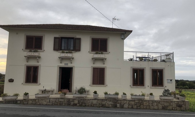 Serans Villa | Ocean & Mountain View Hotel Near Dunas de Corruedo