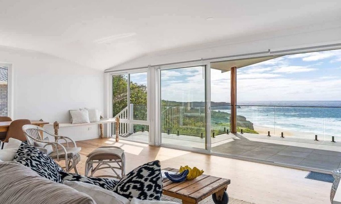 Ulladulla Apartment | Ocean Overlook: Your Perfect Beachfront Getaway Awaits