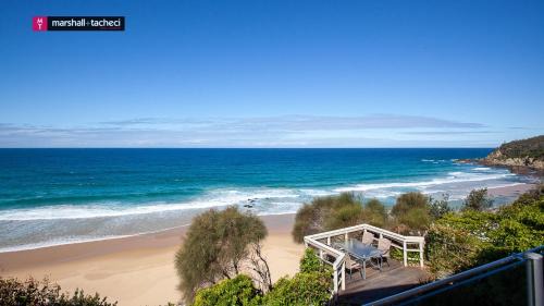 Bermagui House | Beachfront Ocean Pearl Retreat with Breathtaking Views
