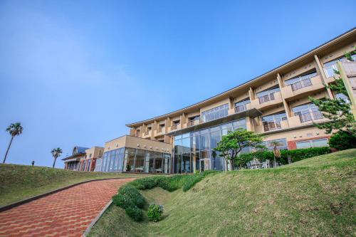 Nagasaki Hotel | Seaside Escape at Ocean Resort Nomon長崎 with Hot Tub