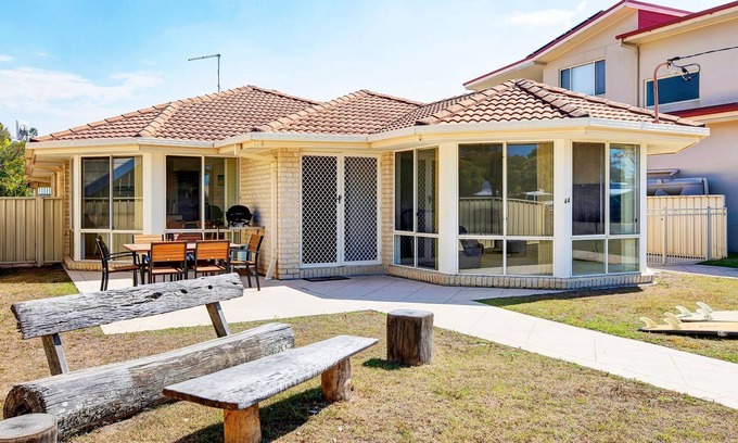 Brooms Head House | Ocean Road Oasis: Oceanfront Retreat for Family Getaways