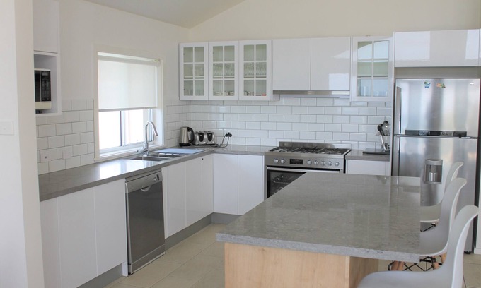 Scotts Head Villa | Ocean's Delight: Breathtaking Ocean Views & Family Friendly